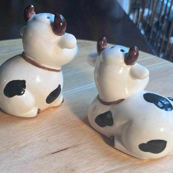 (VC) Vintage. Collectible. Kitchen. Cows. Salt & Pepper - Picture 4 of 10